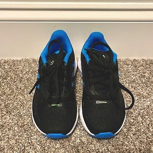 Boys Size 11 Adidas Black and Blue Tennis Shoes / Sneakers. Never worn.